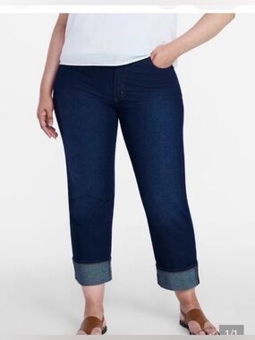 Time and Tru Dark Blue Cropped Straight Jeans